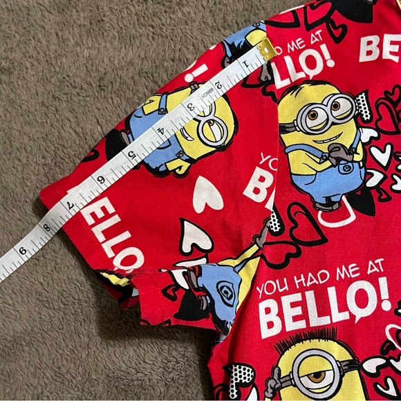 Women’s‎ Despicable Me Scrub Top Minion Size XS - Picture 8 of 8